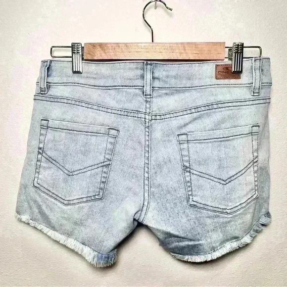 O’Neill Junior Girls Scout Raw Hem Distressed Light Wash Denim Shorts Size 5 - Picture 4 of 11